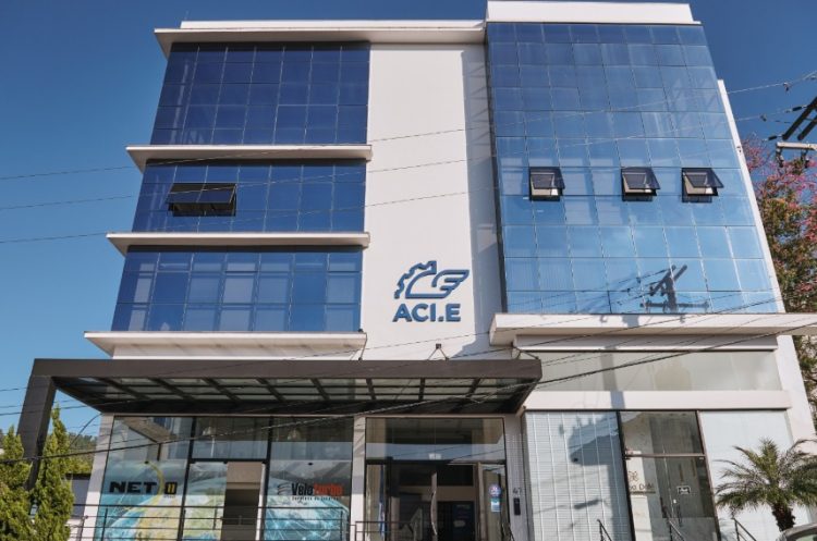 Especialista em vendas lidera treinamento intensivo promovido pela ACI-E