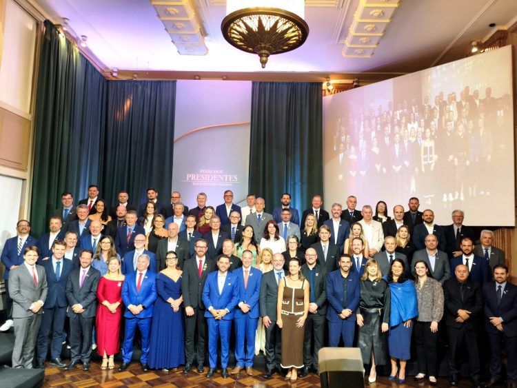 Rodrigo Tomasi, presidente da Cacis, ressalta força da união em posse na Federasul
