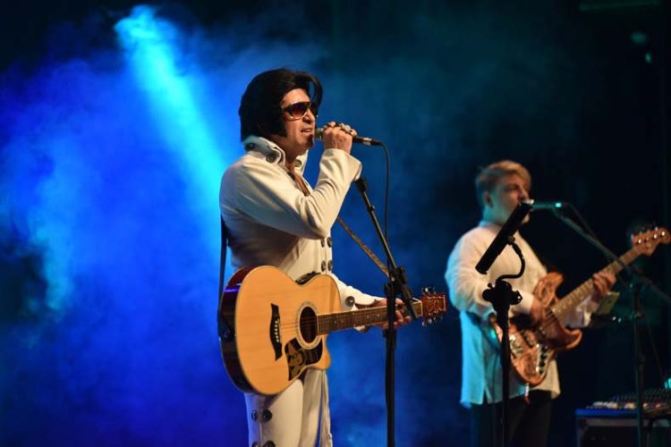Boulevard Encantado recebe espetáculo internacional “Elvis & ABBA” na próxima sexta-feira
