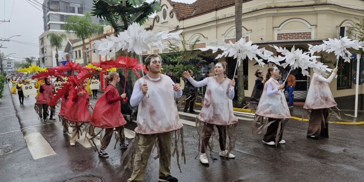 CULTURA E INTEGRAÇÃO – 7ª Gincana Arroio do Meio: desfile abre programação que segue no fim de semana com tarefas e shows