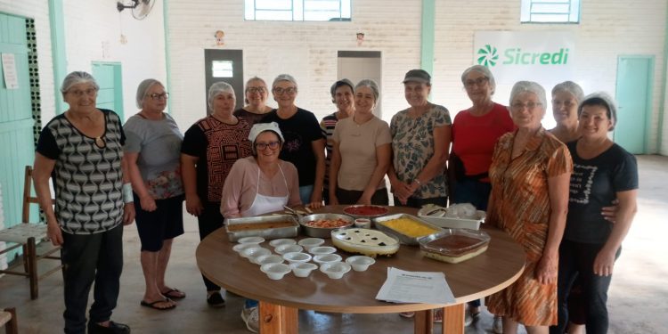 Oficina valoriza criatividade e convivência entre mulheres