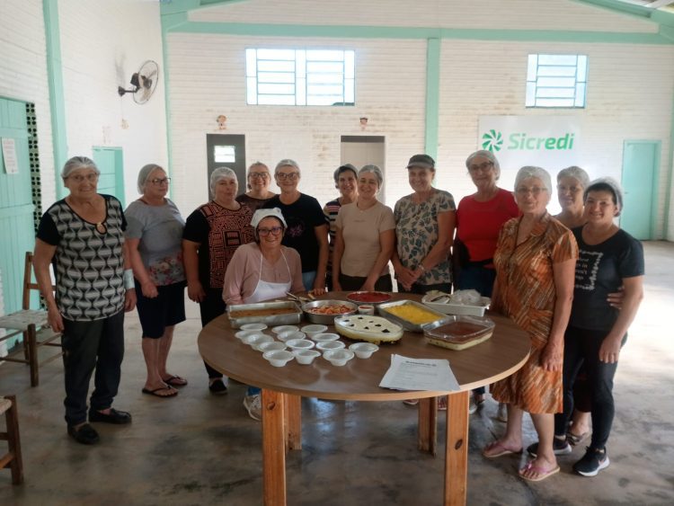 Oficina valoriza criatividade e convivência entre mulheres