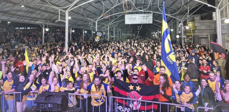 Vem Cô Chico levanta o troféu da 7ª Gincana Arroio do Meio