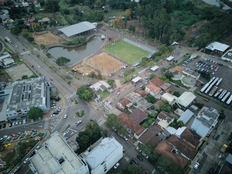 Paleta Atlântida altera trânsito nas ruas centrais de Estrela