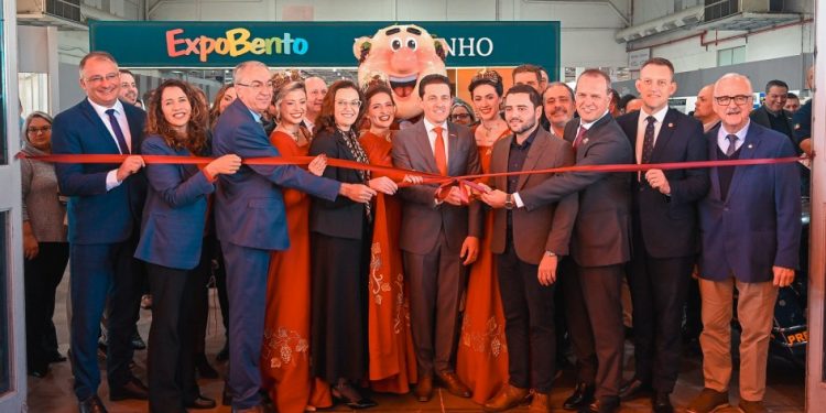 Governo do Estado reforça apoio à agricultura familiar, ao turismo e ao desenvolvimento regional na ExpoBento e Fenavinho