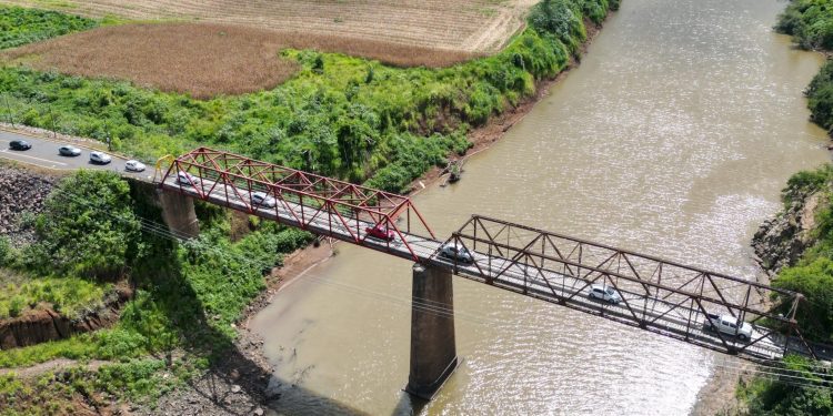 Secretário da Defesa Civil Nacional inaugura obras e faz anúncios pelo Vale