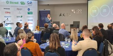 Educação como motor de desenvolvimento é pauta da Reunião-Almoço