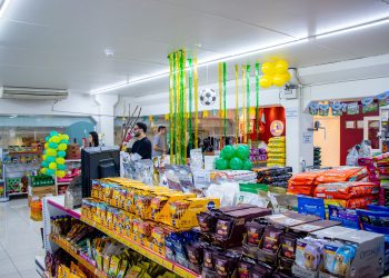 Dália reinaugura Pet Shop com agendamento de banho e tosa