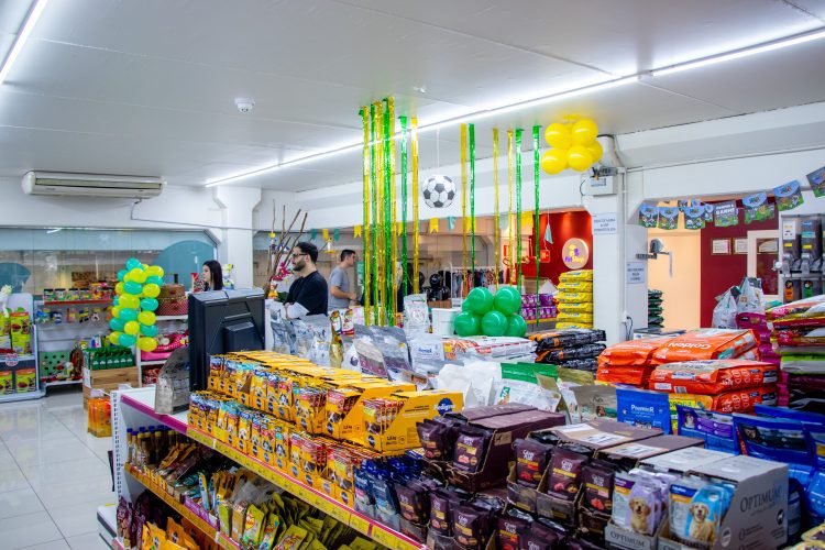 Dália reinaugura Pet Shop com agendamento de banho e tosa
