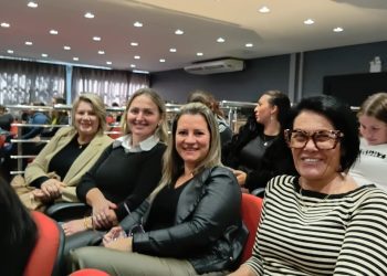 Equipe do PIM de Roca Sales participa de formação sobre fortalecimento da cultura de paz na primeira infância