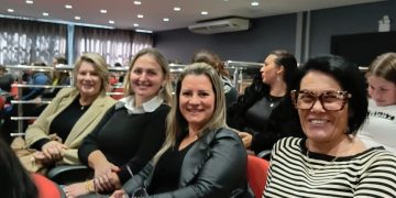 Equipe do PIM de Roca Sales participa de formação sobre fortalecimento da cultura de paz na primeira infância