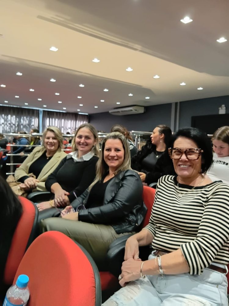 Equipe do PIM de Roca Sales participa de formação sobre fortalecimento da cultura de paz na primeira infância