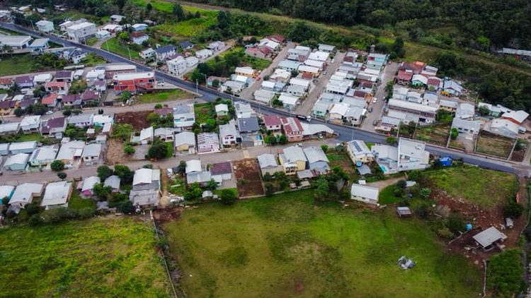 Avenida Santa Lúcia recebe capeamento asfáltico e fortalece turismo, mobilidade e desenvolvimento urbano de Muçum