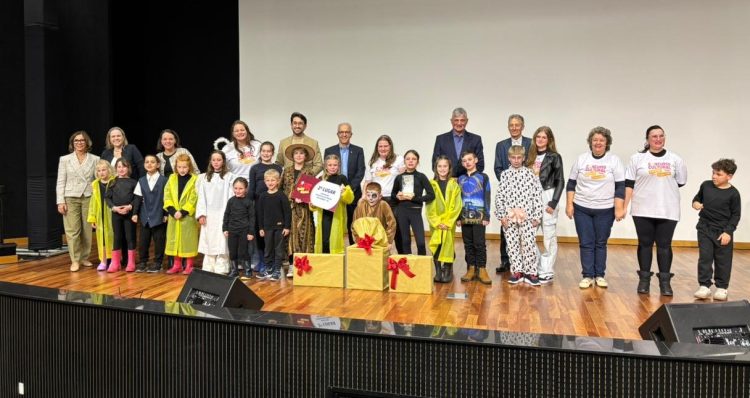 EMEF Getúlio Vargas conquista 2º lugar em Concurso Cultural de Teatro da Dália