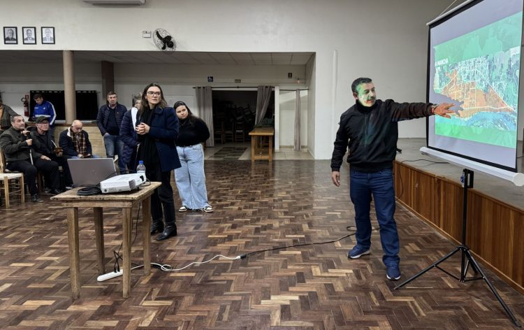 Reunião apresenta programa de indenização para famílias em áreas de requalificação urbanística