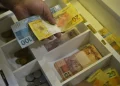 Caixa paga Bolsa Família a beneficiários com NIS de final 8