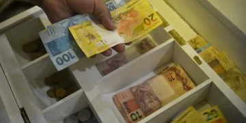 Caixa paga Bolsa Família a beneficiários com NIS de final 8
