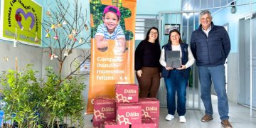 Dália doa 12 mil litros de leite a escolas