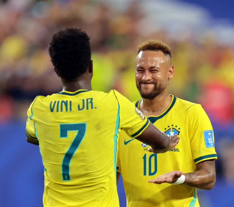 Brasil vence Japão de virada nos acréscimos e avança às oitavas