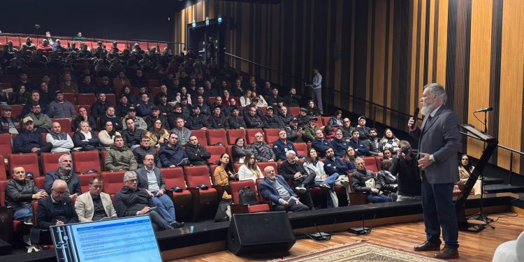 Dália +100 debate futuro do leite e destaca inovação no campo