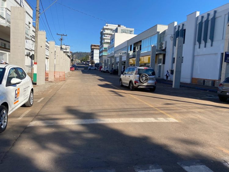 Primeira etapa da Rua do Esporte e Lazer é concluída e trânsito é liberado na Rua Barão do Rio Branco