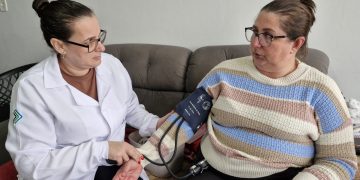 Com atendimento domiciliar, Saúde + Perto de Você leva cuidado onde o paciente está
