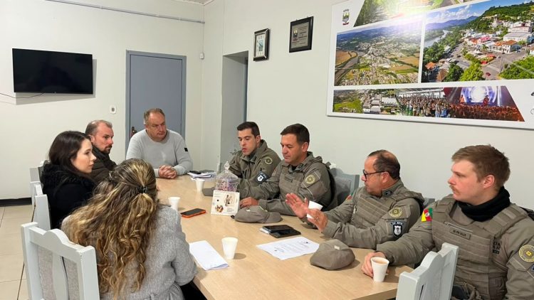 Administração Municipal e forças de segurança alinham ações para reforçar a segurança em Roca Sales
