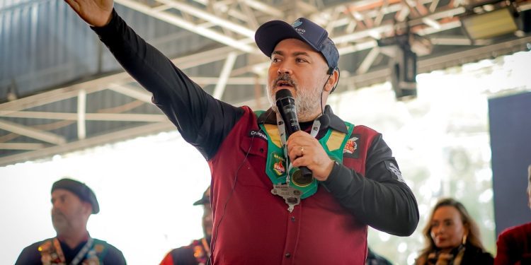 Estrela prepara recordes com linguiça, chucrute e focaccia gigantes