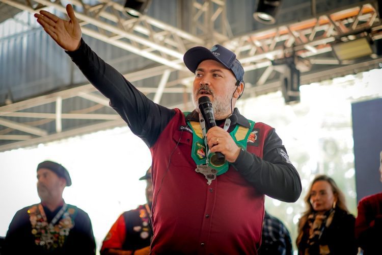 Estrela prepara recordes com linguiça, chucrute e focaccia gigantes