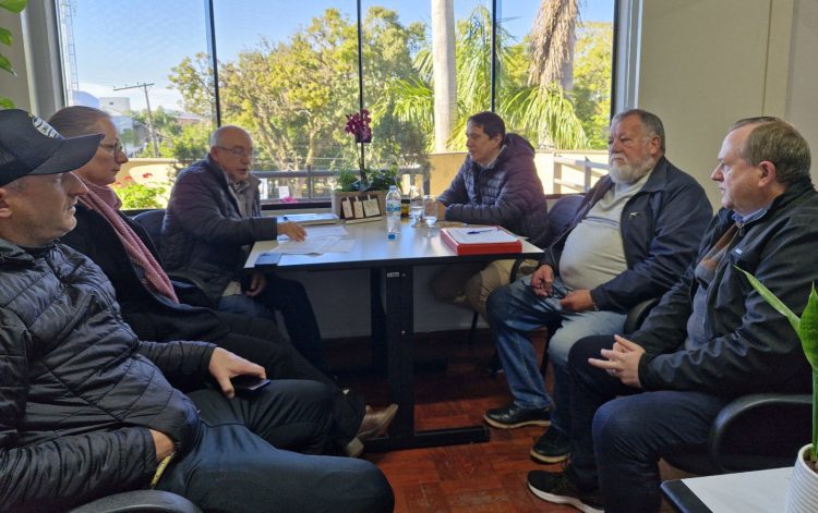Município trata de projetos de abastecimento de água com a Funasa