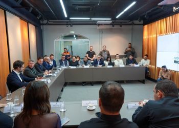 Prefeitos da AMAT se reúnem com governador Eduardo Leite para tratar da situação da ponte da ERS-129