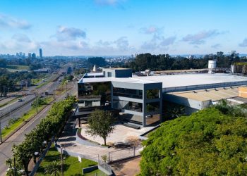 Florestal Alimentos lança parceria com a dupla GreNal na Expoagas 2026