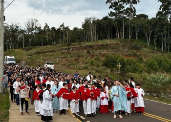 Romaria Vocacional dos Jovens reúne cerca de 300 pessoas em Encantado