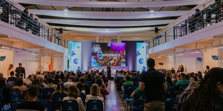 Segundo dia do Empreende+ RS tem inovação e inteligência artificial em Encantado