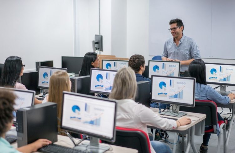 Curso inicia em 5 de outubro e prepara alunos para o uso de ferramentas digitais, com foco nas demandas do dia a dia profissional