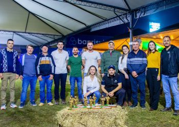 Associados e granja da Dália recebem prêmio nacional na Expointer