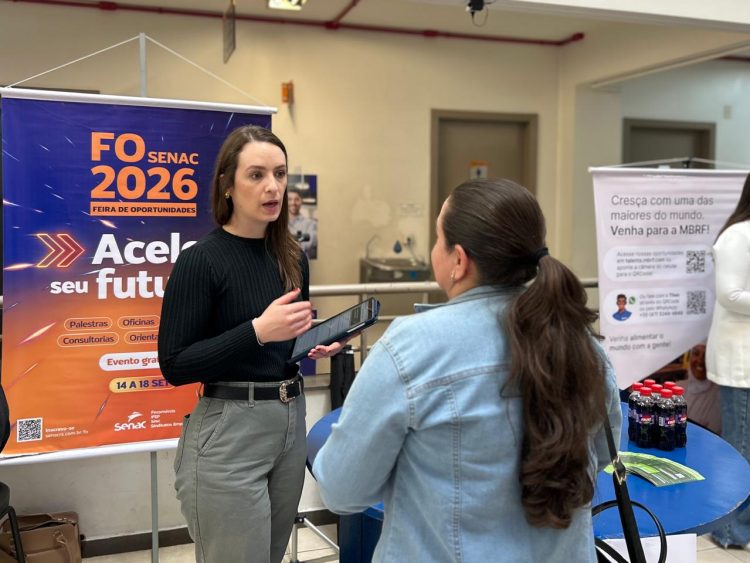 Feirão de Empregos reúne 200 vagas e aproxima empresas de candidatos