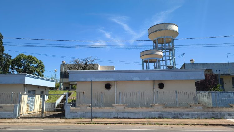 TAQUARI – Corsan realiza limpeza periodica de reservatórios para manter qualidade da água distribuída no município