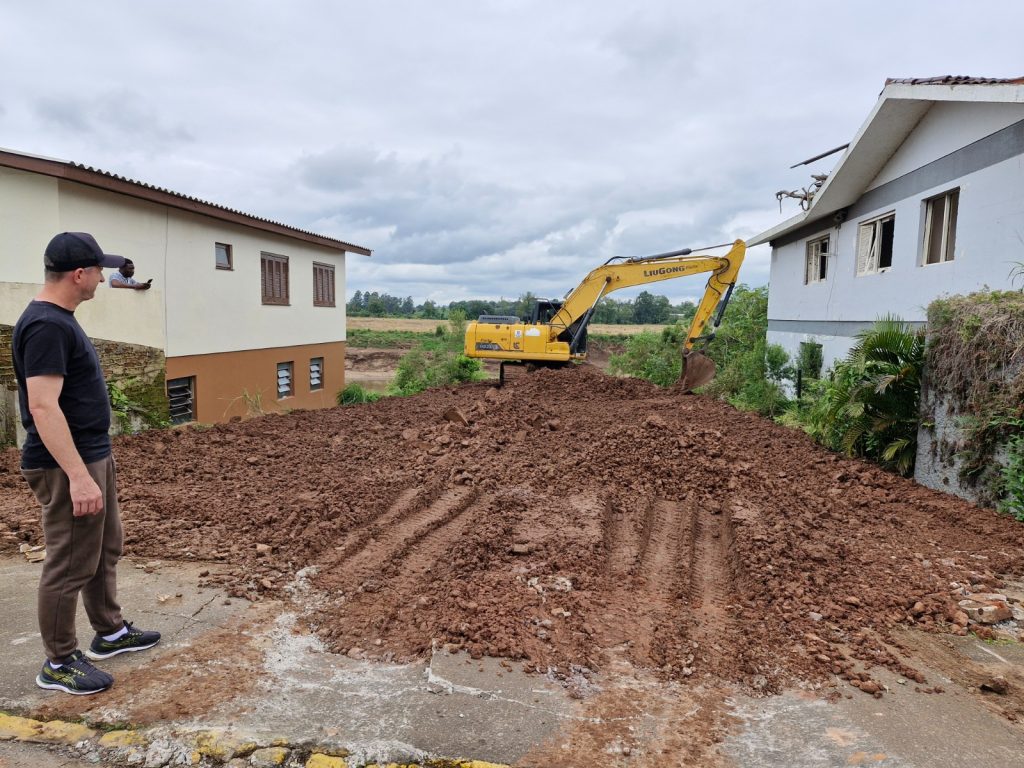 ARROIO DO MEIO – Obras avançam em estradas, ruas e áreas de expansão econômica